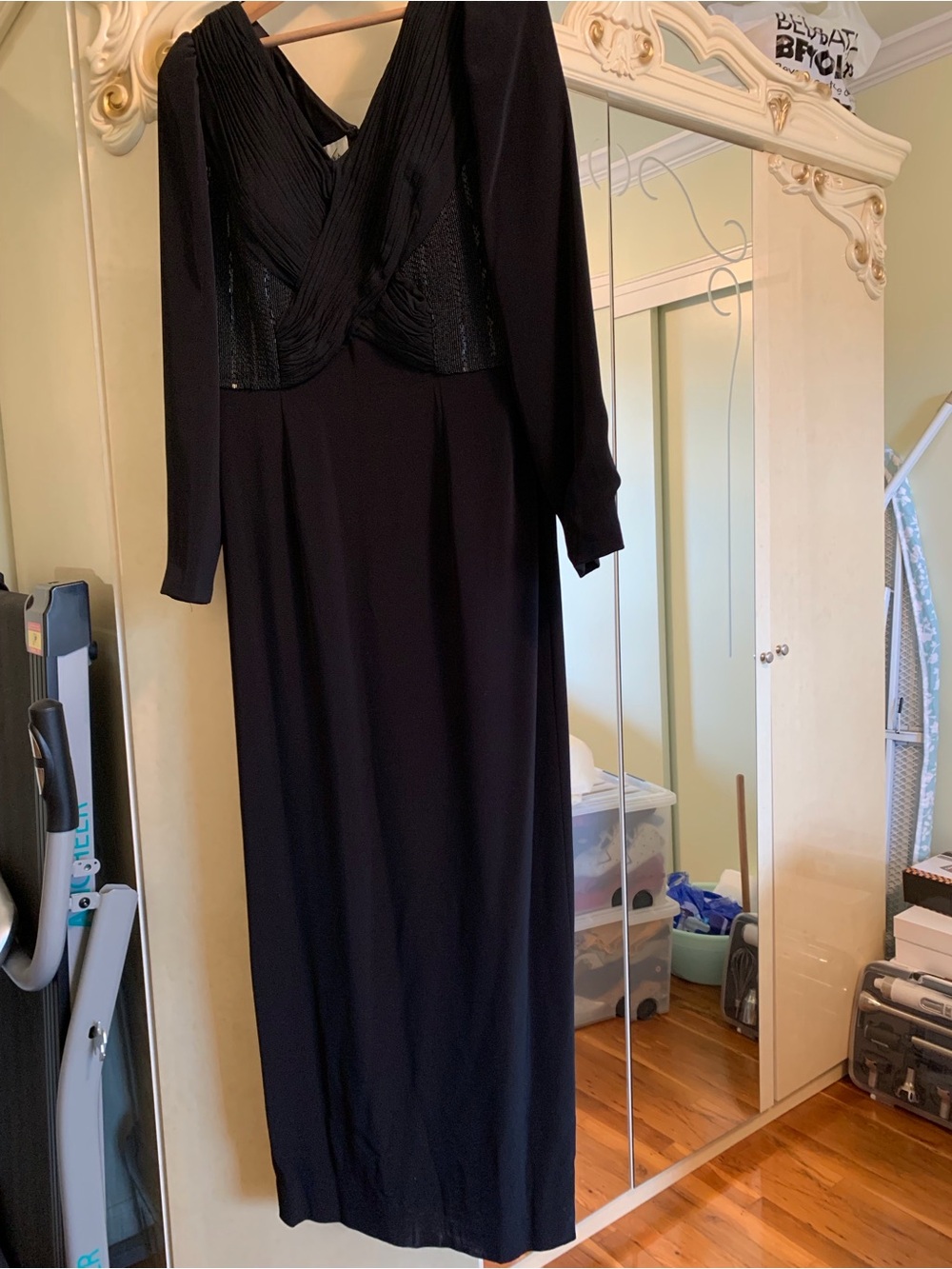 Elegant Black Long Sleeve Evening Dress